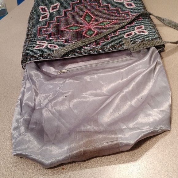 Beaded bag 9 X 12 beautiful design multicolor 22" handles - Picture 8 of 8